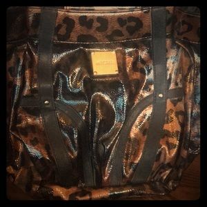 Lisa Demi Miche Shell